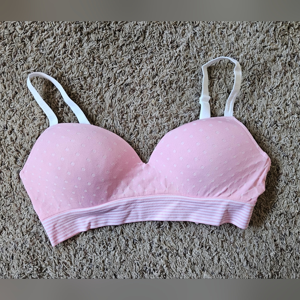 Never worn- Victoria's Secret  Bra - Size Large